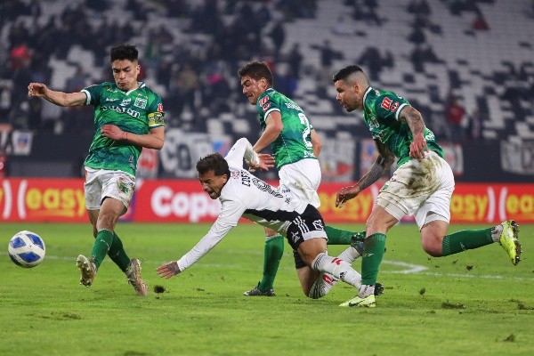 Colo Colo sufre por no poder sumar jugadores para el segundo semestre