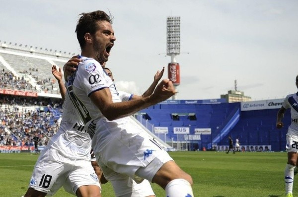 Bouzat celebra un tanto en Vélez Sarsfield (Instagram)