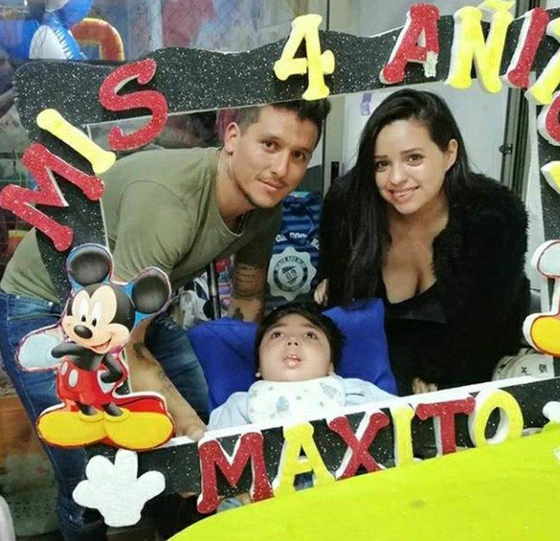Cristián Beltrán y Betzie López en el cumpleaños de Maxito.