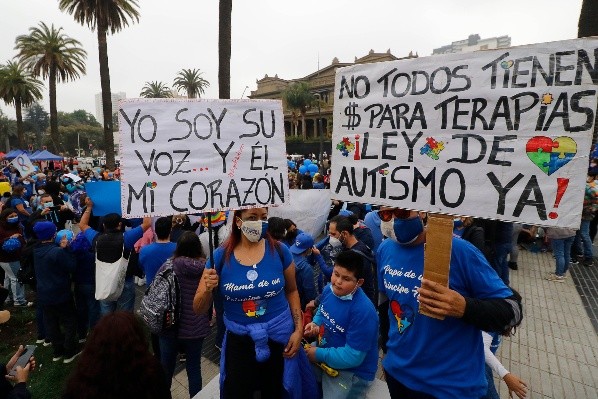 Marcha por el Día de la Concientización del Autismo: 2 de abril 2022.    (Foto: Agencia Uno)