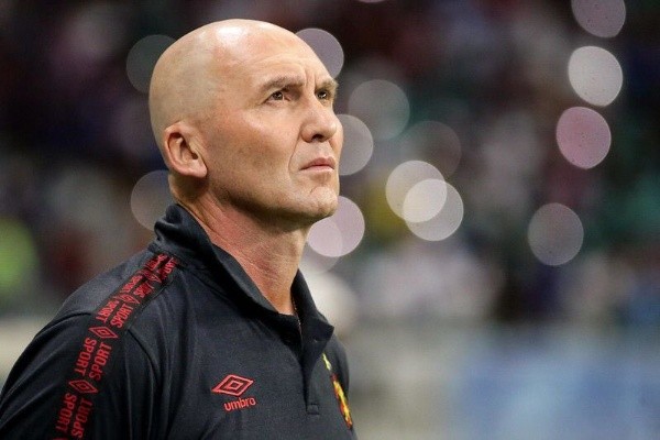 Gilmar Dal Pozzo deja la banca del Sport Recife de Javier Parraguez. Foto: Comunicaciones S. Recife.