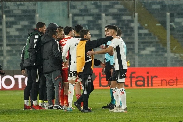 Los jugadores de Inter terminaron reclamando por la jugada. Foto: Guillermo Salazar.
