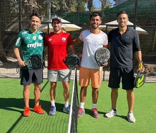 Jorge disfruta el día a día jugando al pádel.