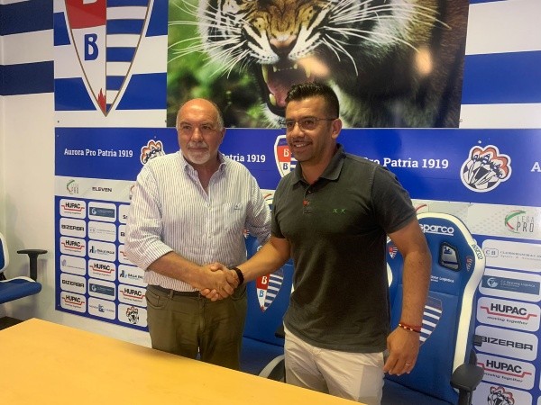 Potencia Vargas fue presentado como nuevo entrenador del Pro Patria en la Serie C de Italia. | Foto: Gentileza