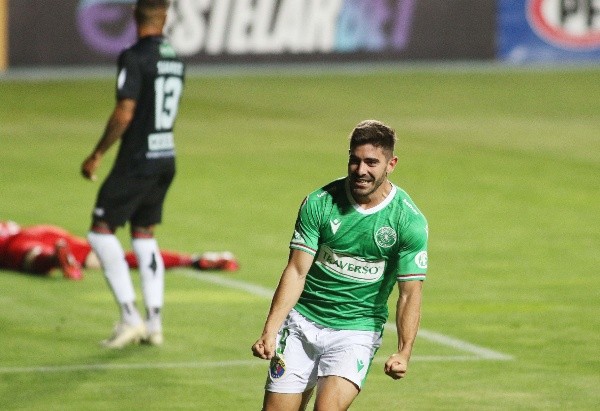 Lautaro Palacios festeja el gol que le convirtió a Palestino el 14 de marzo de este año. Foto: Agencia Uno.