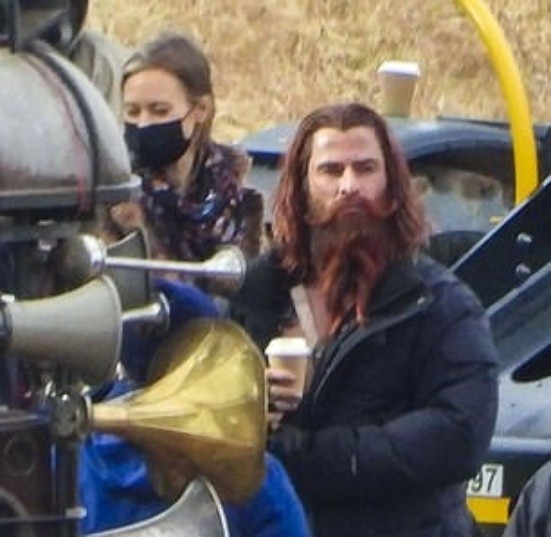 Este será el extravagante look de Hemsworth para Furiosa.(Foto: Daily Mail)
