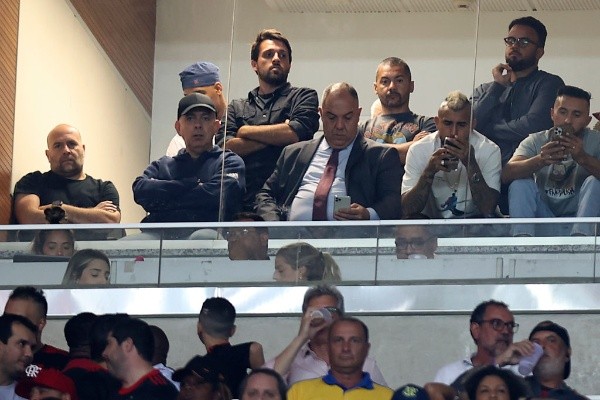 Arturo Vidal llegó hastael estadio Maracanápara ver al Flamengo, su nuevo club. Foto: Getty Images