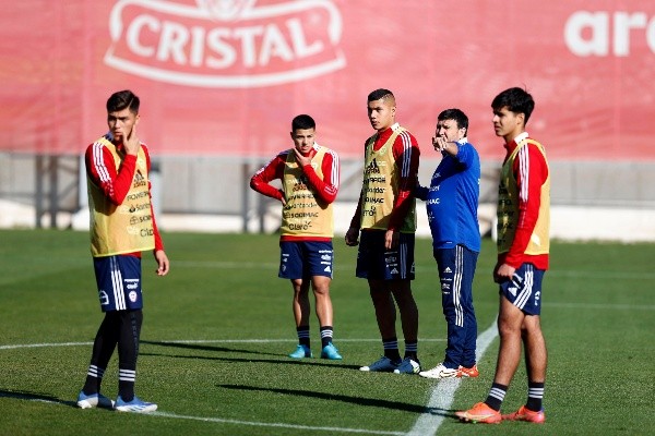 Patricio Ormazábal quiere a todos los nominados a la selección chilena sub 20 en los partidos contra Perú. Foto: Comunicaciones ANFP.