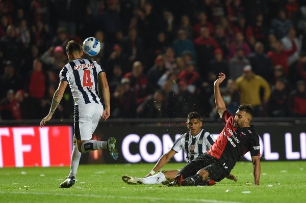 Matías Catalán se suma a la lista de candidatos de la selección chilena ante su gran momento con Talleres. Foto: Getty Images