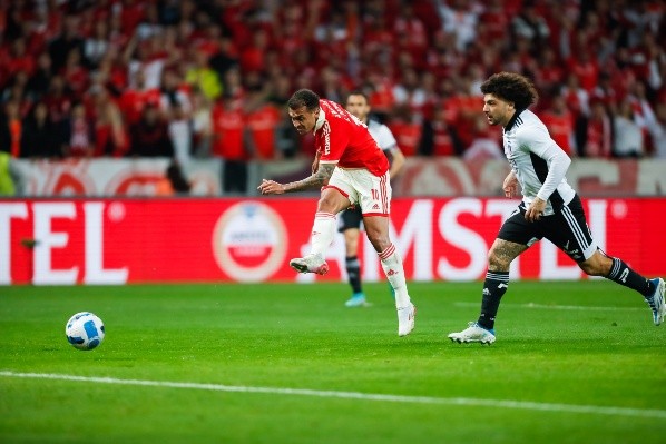 Falcón reconoció que tuvo responsabilidad en el gol que comenzó la épica remontada de Inter ante Colo Colo. | Foto: Agencia Uno