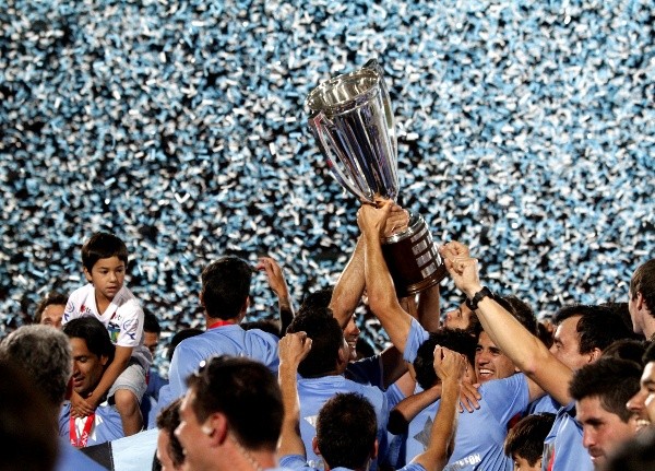 O’Higgins festeja el título del Torneo Apertura en la temporada 2013-2014. Foto: Agencia Uno.