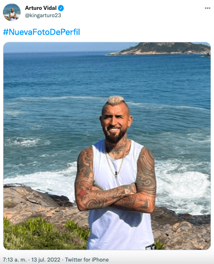 Vidal cambió su foto de Twitter y dejó una postal con la bella playa de Río de Janeiro de fondo.