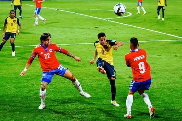 Perú también apela contra Ecuador y Byron Castillo en la FIFA.
