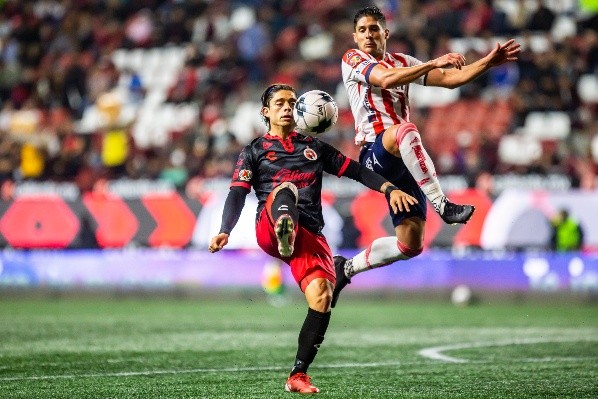 Joaquín Montecinos ante las Chivas de Guadalajara. Foto: Getty Images.