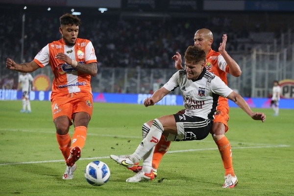 Gil es clave en el mediocampo de Colo Colo (Agencia Uno)