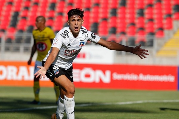 Pablo Solari convirtió su primer gol con Colo Colo en Talca. (Foto: Agencia Uno)
