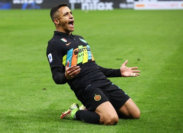 Alexis Sánchez festeja el gol que le marcó al Empoli.