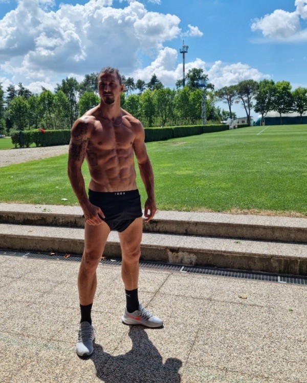 © Zlatan Ibrahimovic / El sueco firmó por una temporada más y se prepara con todo