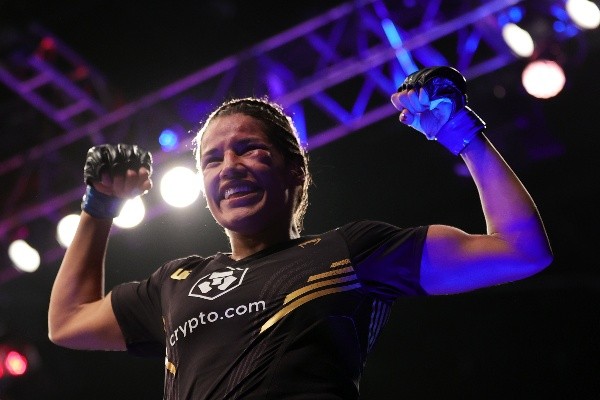 © Getty / Julianna Peña le arrebató por sumisión el cinturón a Nunes en el UFC 269