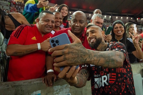 Los hinchas ya lo aman y Arturo Vidal espera por Erick Pulgar en Flamengo. (Foto: Flamengo)