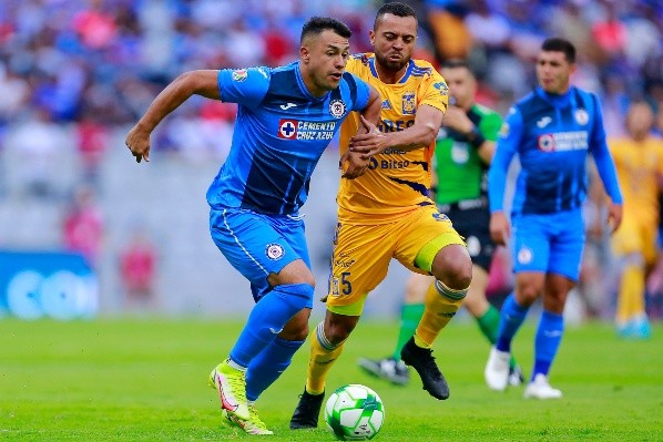 Iván Morales se queda en el Cruz Azul para buscar su mejor versión. Foto: JamMedia