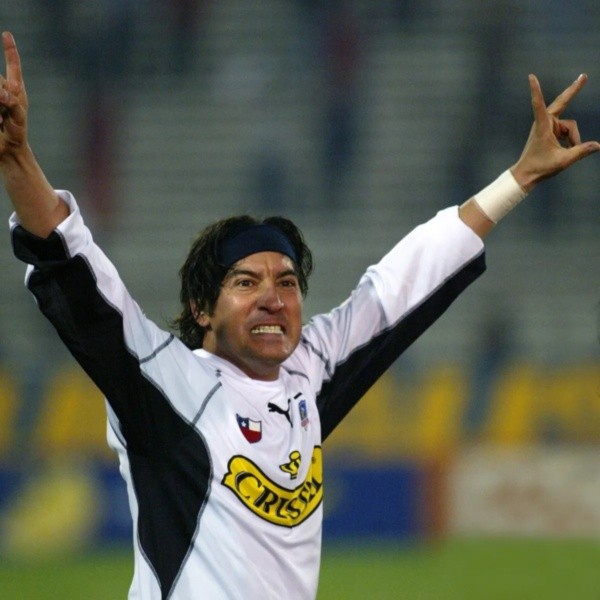 Zamorano defendió la camiseta de Colo Colo en 2003, para dar término a su carrera. | Foto: Archivo