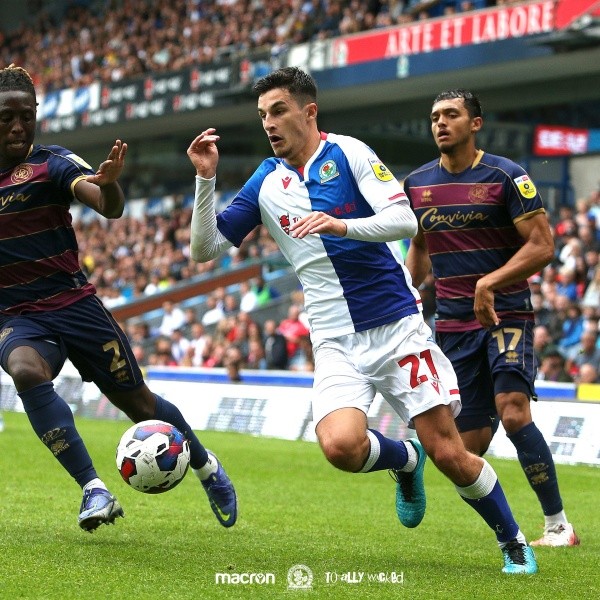 Blackburn Rovers consiguió un ajustado triunfo ante el QPR, con un activo Ben Brereton Díaz. Foto: Comunicaciones B. Rovers