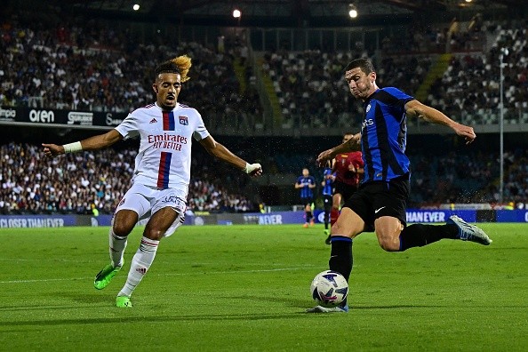 Empate 2-2 entre el casi ex Inter de Alexis y Olympique de Lyon.