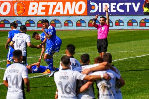 Colo Colo celebra su triunfo ante la U (Foto: Guille Salazar)