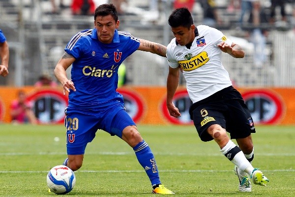 Charles Aránguiz marcó el gol con el que Universidad de Chile venció por última vez a Colo Colo, el 2013. | Foto: Agencia Uno