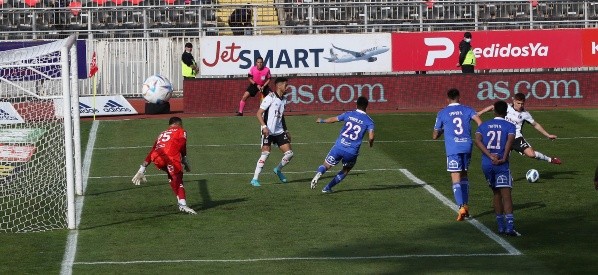 Campos sufrió con Colo Colo en su primer Superclásico (Agencia Uno)