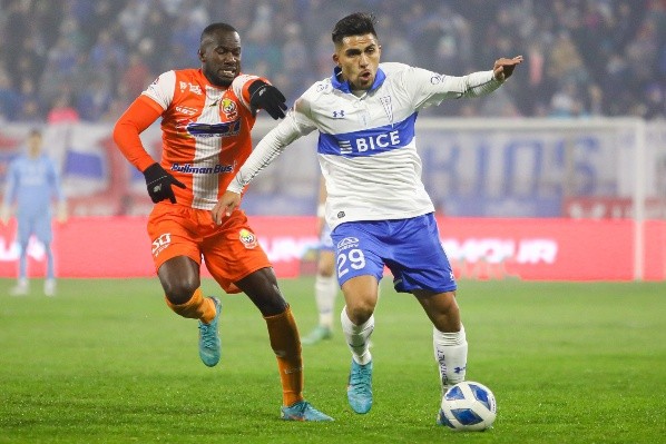 César Pinares apunta a ser titular en el duelo entre la UC ante Everton en Viña del Mar. Foto: Agencia Uno.