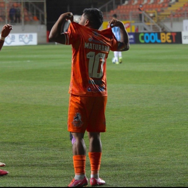 Maturana anotó un golazo para darle un ajustado triunfo a Cobreloa sobre Magallanes. | Foto: Cobreloa