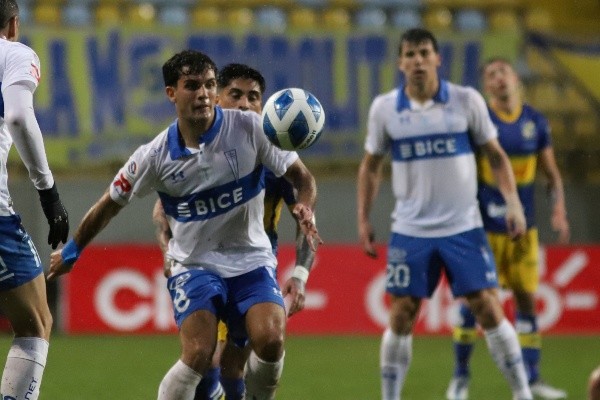 Saavedra no marcó correctamente en el gol de Everton (Agencia Uno)