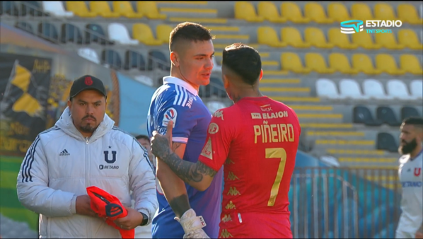 Cristóbal Campos y Rodrigo Piñeiro iniciaron un cruce que por poco termina en una pelea. Foto: TNT Sports.