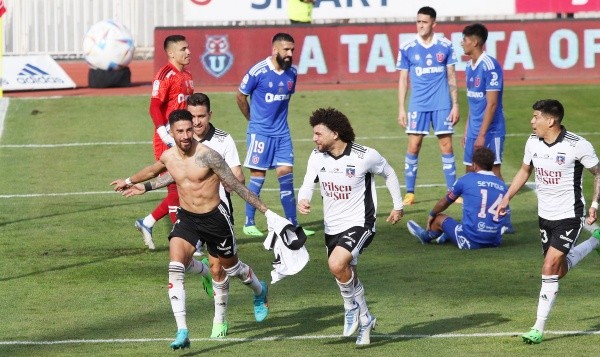 La celebración del plantel albo en el Superclásico.
