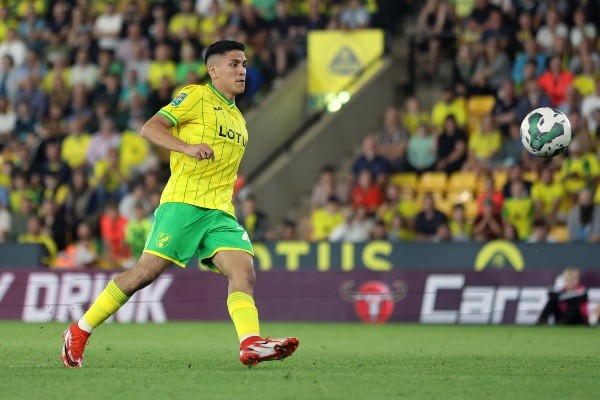 Marcelino Núñez anotó un verdadero golazo en el triunfo del Norwich por la Copa de la Liga de Inglaterra. Foto: Getty Images
