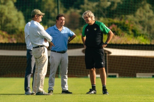 Manuel Pellegrini se preocupa por temas económicos. (Foto: Real Betis)
