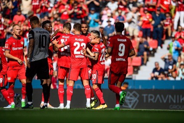 Charles Aránguiz anotó el primer gol del Bayer Leverkusen en la Bundesliga 2022/23. Foto: Comunicaciones B. Leverkusen.