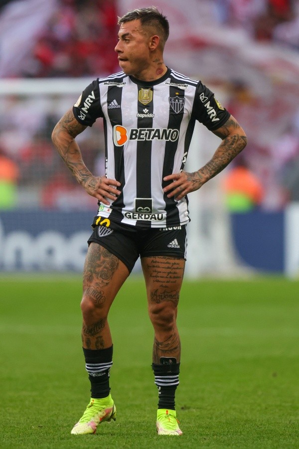 Atlético Mineiro multó a Eduardo Vargas. (Foto: Getty Images)