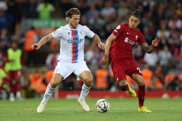 Núñez no le aguantó una a Andersen, le pegó un cabezazo en la cara y dejó a Liverpool con uno menos. | Foto: Getty