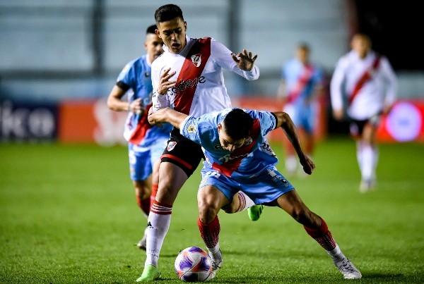 Pablo Solari y River Plate empataron sin goles contra Arsenal.