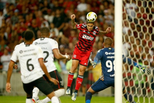 El cabezazo es tema de debate en el mundo del fútbol. (Foto: Getty Images)