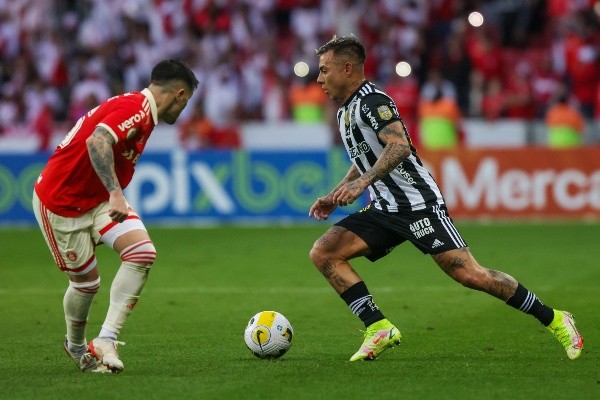 Eduardo Vargas está cortado en el Atlético Mineiro y ruega para volver a sumar minutos. Foto: Getty Images