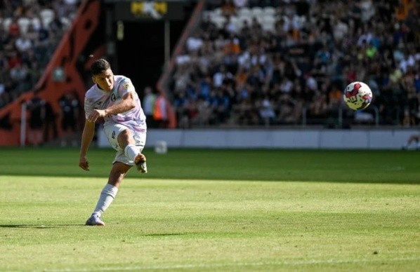 Marcelino la rompe en Norwich City, su primer gol fue un tremendo tiro libre. | Foto: @marcelino_nunez26