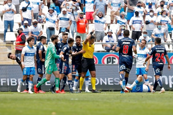 Bascuñán luego de expulsar a Morales el año pasado (Agencia Uno)