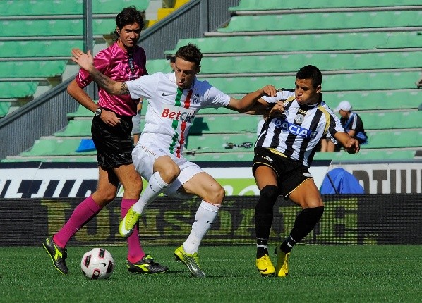 Alexis y Marchisio frente a frente en 2010 (Getty)