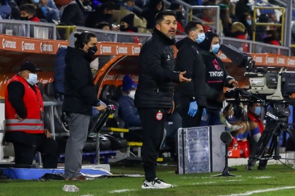 Orellana no sigue más en Unión San Felipe, y ya tiene reemplazante. | Foto: Agencia Uno