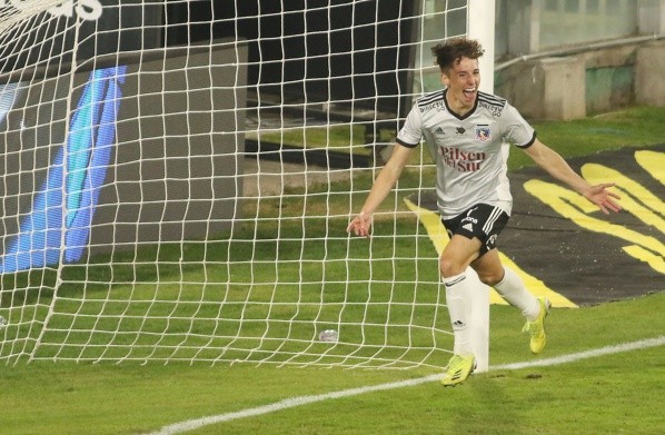 Arriagada celebrando el único gol que metió en el Monumental (Agencia Uno)