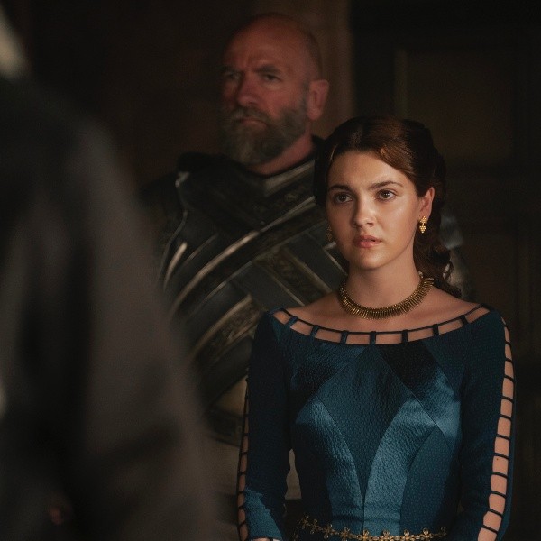 Emily Carey, actriz de 19 años, interpreta a la joven Alicent Hightower, nueva esposa del rey Viserys. (Foto: HBO)